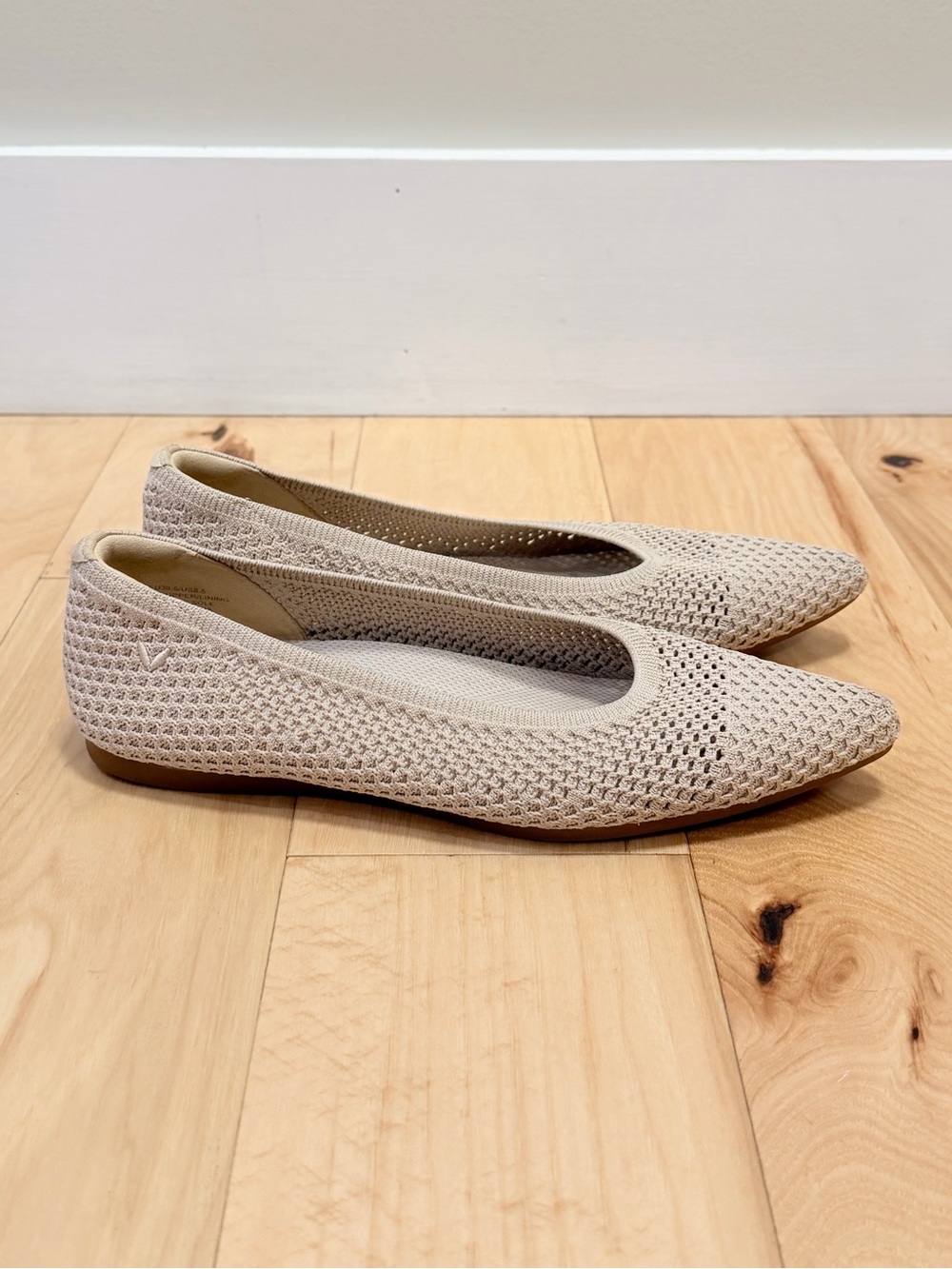 Women's Pointed Knit Ballet Flats in Beige